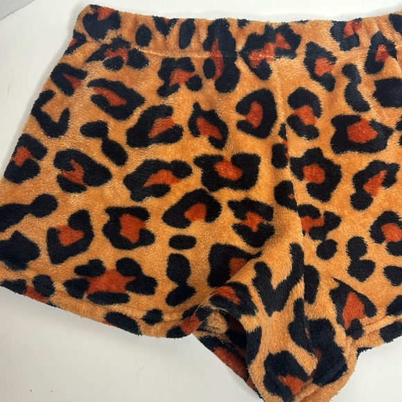 True by Rue 21 | Animal Print Fluffy Booty Shorts | Soft Cozy Bottoms | Size XL - Picture 7 of 8
